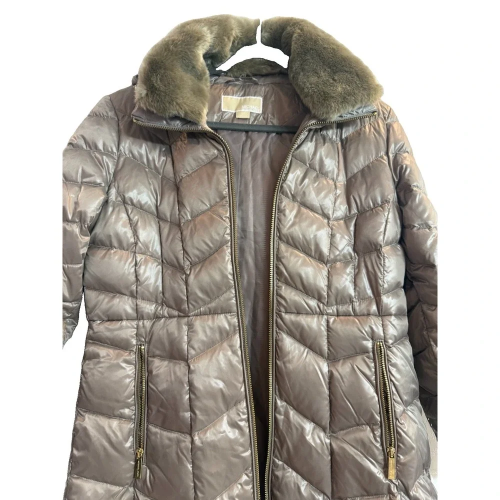 Michael Kors Taupe Chevron Down Puffer Jacket Faux Fur Collar Gold Zip Women M